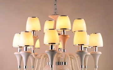 Phú Quốc - lựa chọn đèn chùm để dễ vệ sinh.