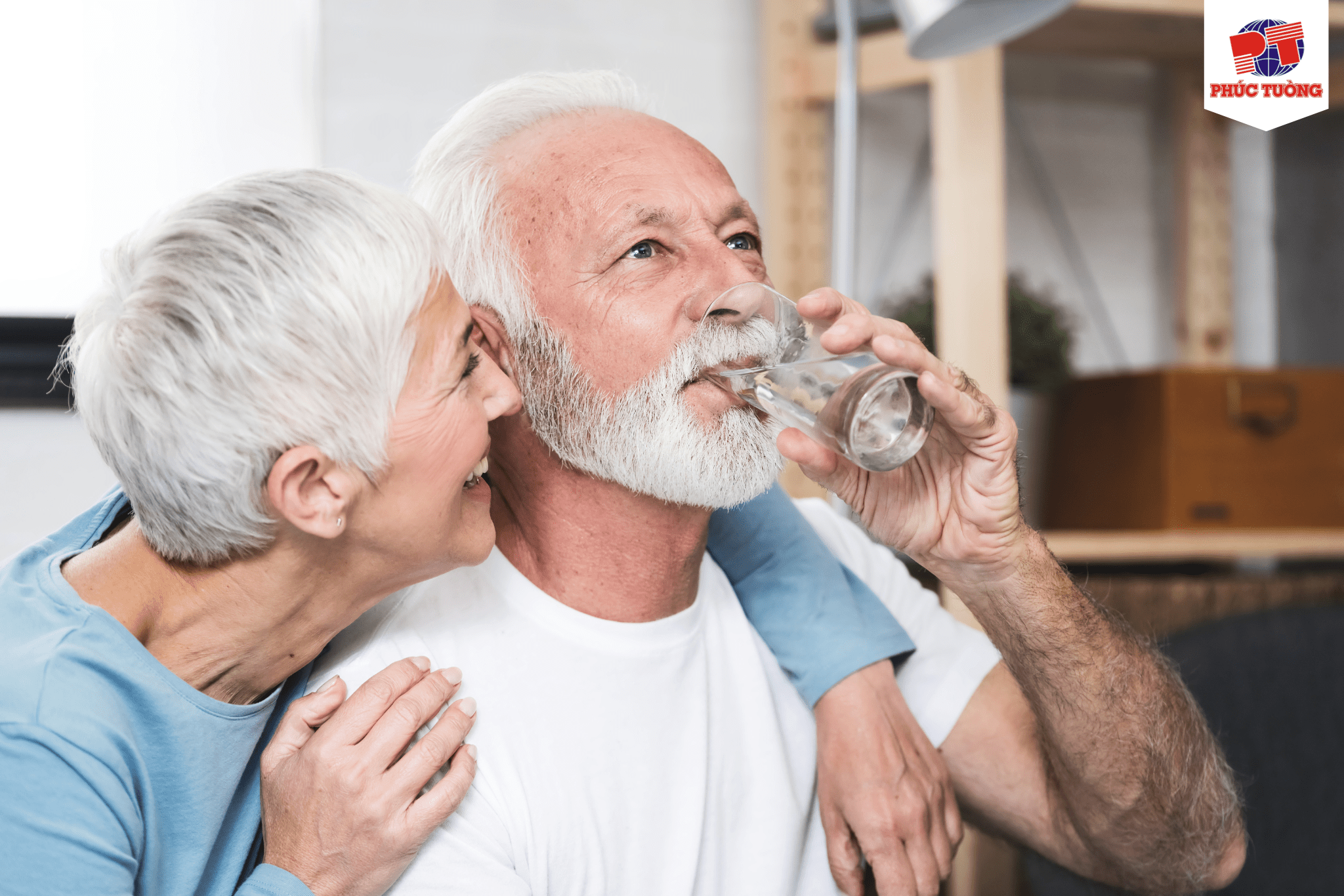 Uống đủ nước và chất điện giải Uống đủ nước và chất điện giải