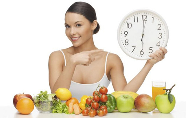 Nên ăn trước 7 giờ tối Nên ăn trước 7 giờ tối