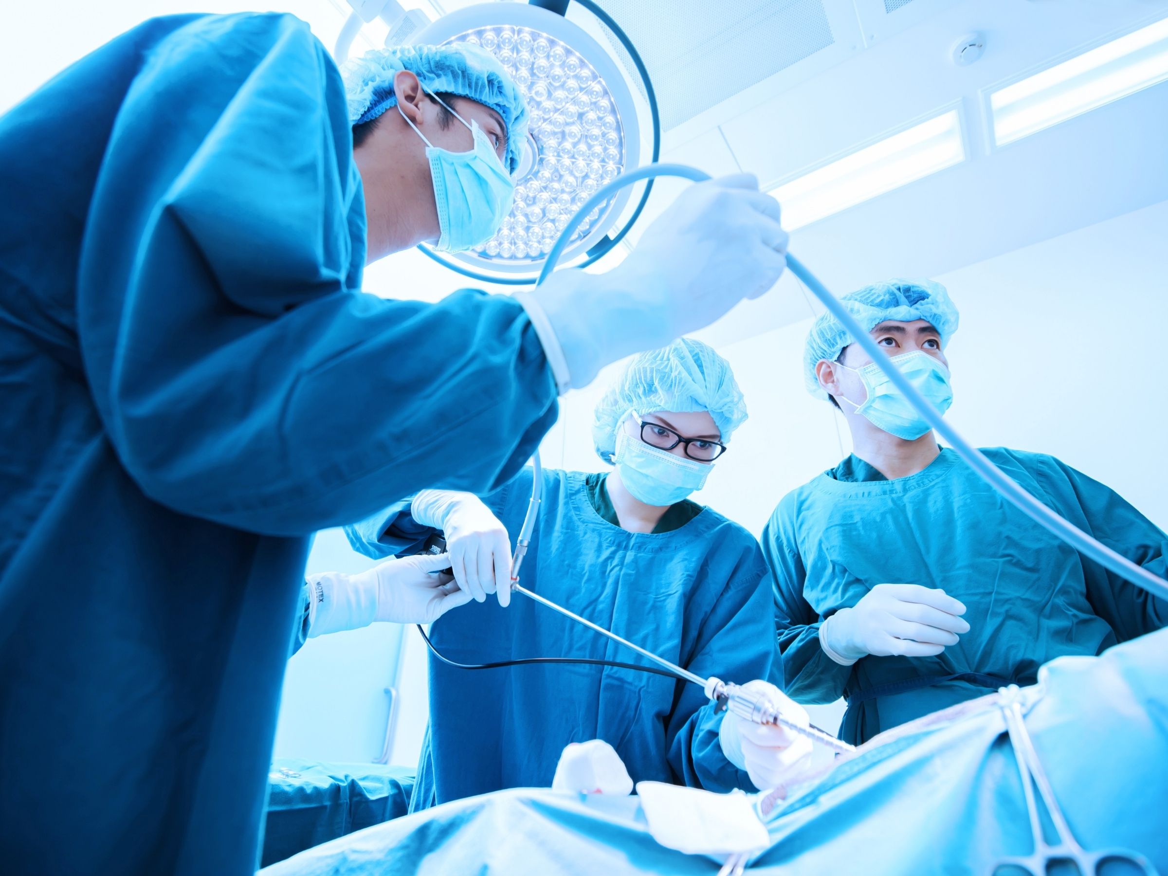 Phẫu thuật giúp loại bỏ triệt để mô hoại tử và mô dưới da Phẫu thuật giúp loại bỏ triệt để mô hoại tử và mô dưới da