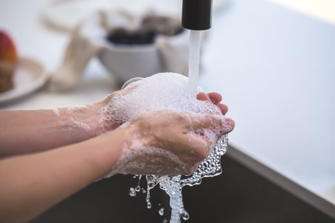 Vệ sinh sạch sẽ là cách hữu hiệu giúp bạn phòng bệnh đậu mùa khỉ Vệ sinh sạch sẽ là cách hữu hiệu giúp bạn phòng bệnh đậu mùa khỉ