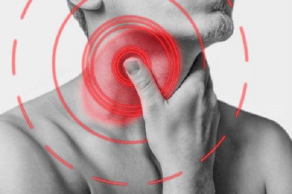 Không khí khô khiến họng khô rát Không khí khô khiến họng khô rát