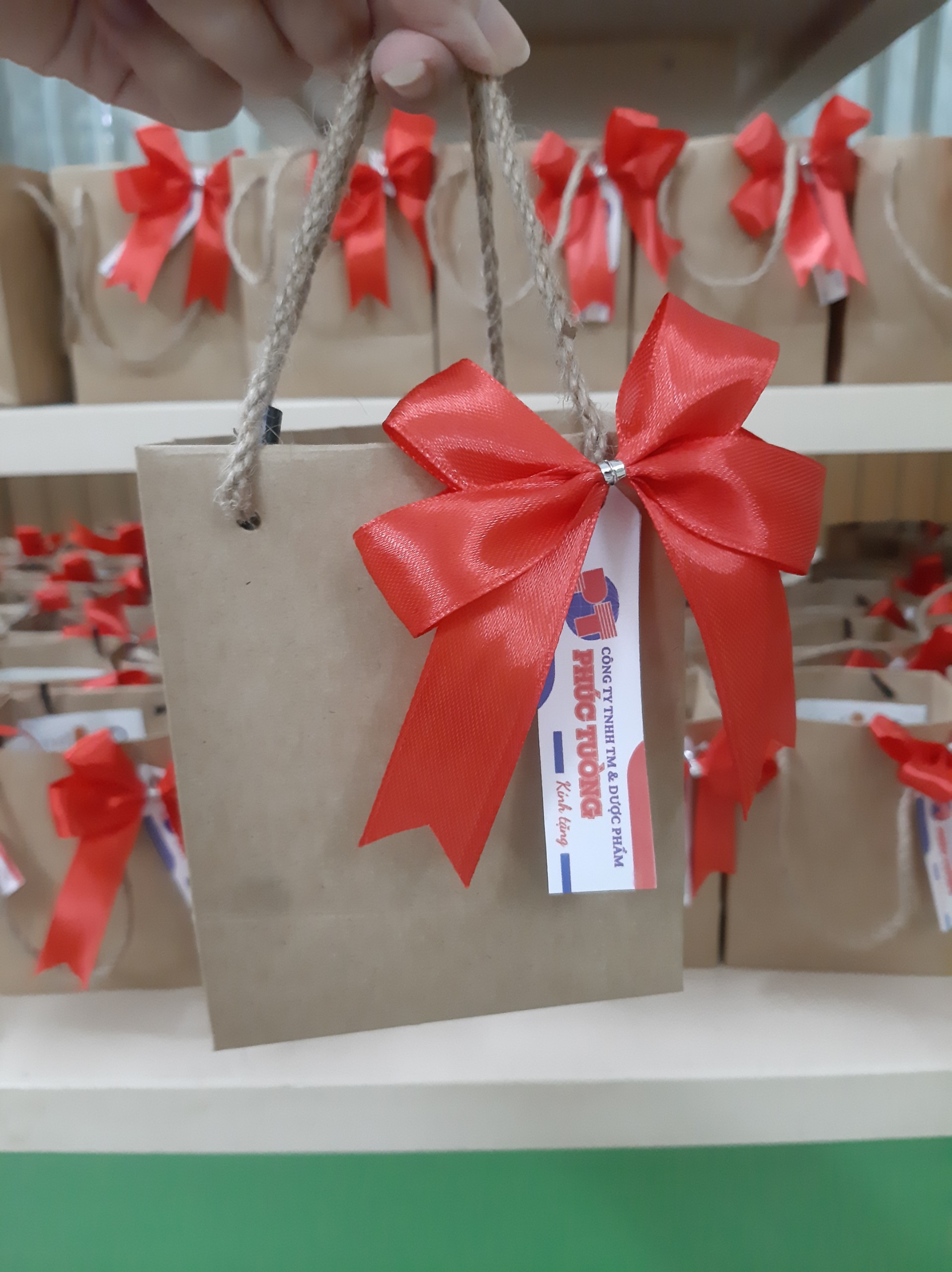 Các phần quà đã được chuẩn bị sẵn sàng để gửi đến sự kiện, dành tặng cho các sản phụ tham dự Các phần quà đã được chuẩn bị sẵn sàng để gửi đến sự kiện, dành tặng cho các sản phụ tham dự