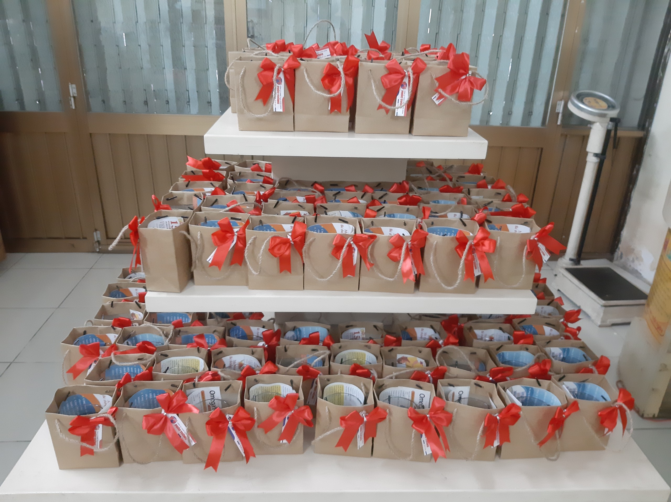 Các phần quà đã được chuẩn bị sẵn sàng để gửi đến sự kiện, dành tặng cho các sản phụ tham dự Các phần quà đã được chuẩn bị sẵn sàng để gửi đến sự kiện, dành tặng cho các sản phụ tham dự