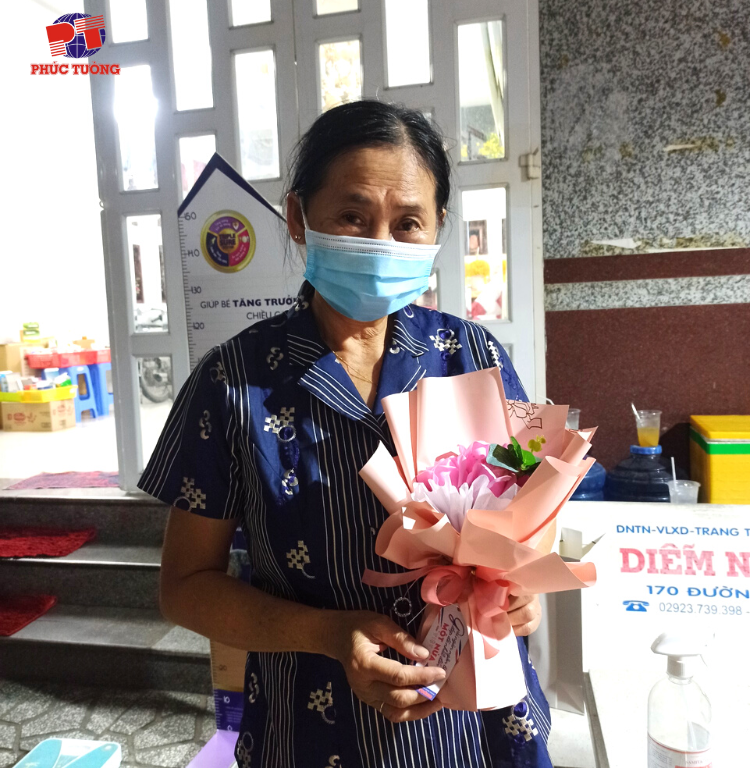 Công ty Phúc Tường gửi tặng hoa nhân ngày phụ nữ Việt Nam 20/10 Công ty Phúc Tường gửi tặng hoa nhân ngày phụ nữ Việt Nam 20/10