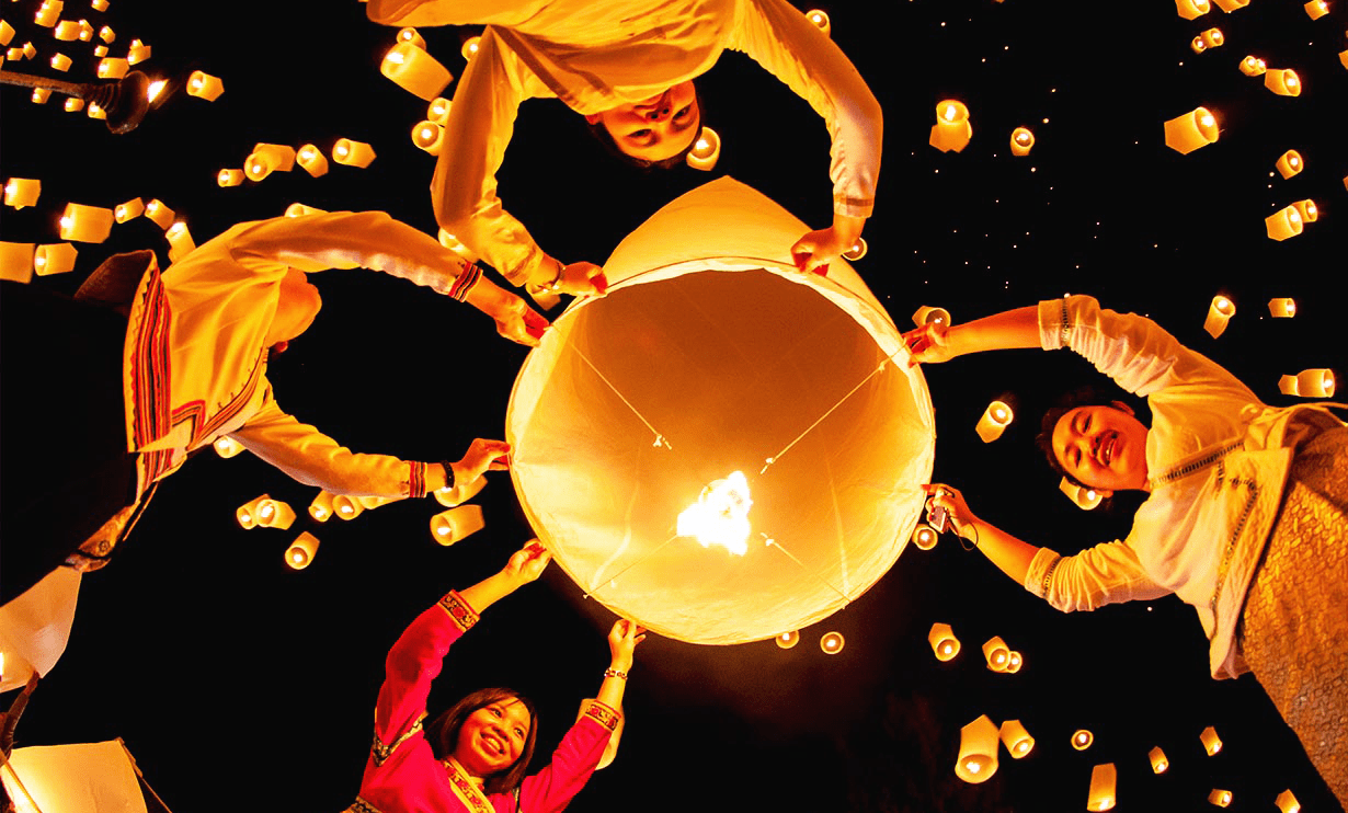 Tết Trung Thu người dân Thái thả đèn trời với nguyện ước gửi đến mặt trăng Tết Trung Thu người dân Thái thả đèn trời với nguyện ước gửi đến mặt trăng