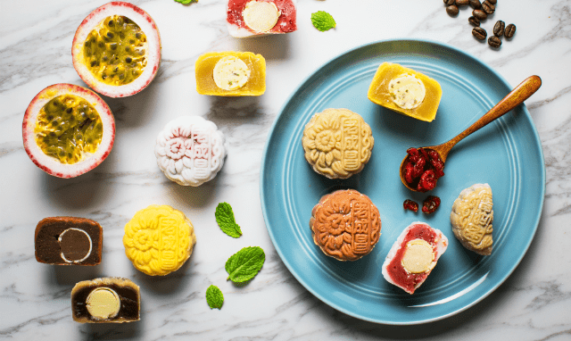 Bánh Trung thu lạnh, bánh dẻo nhân trà xanh hay bánh nướng nhân bí đỏ của người Singapore dịp Tết Trung Thu Bánh Trung thu lạnh, bánh dẻo nhân trà xanh hay bánh nướng nhân bí đỏ của người Singapore dịp Tết Trung Thu