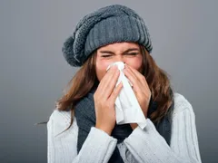 HO, VIÊM HỌNG MÙA LẠNH: NGUYÊN NHÂN VÀ CÁCH ĐIỀU TRỊ TẠI NHÀ 