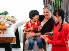 TẾT SUM VẦY BÊN GIA ĐÌNH VÀ NGƯỜI THÂN
