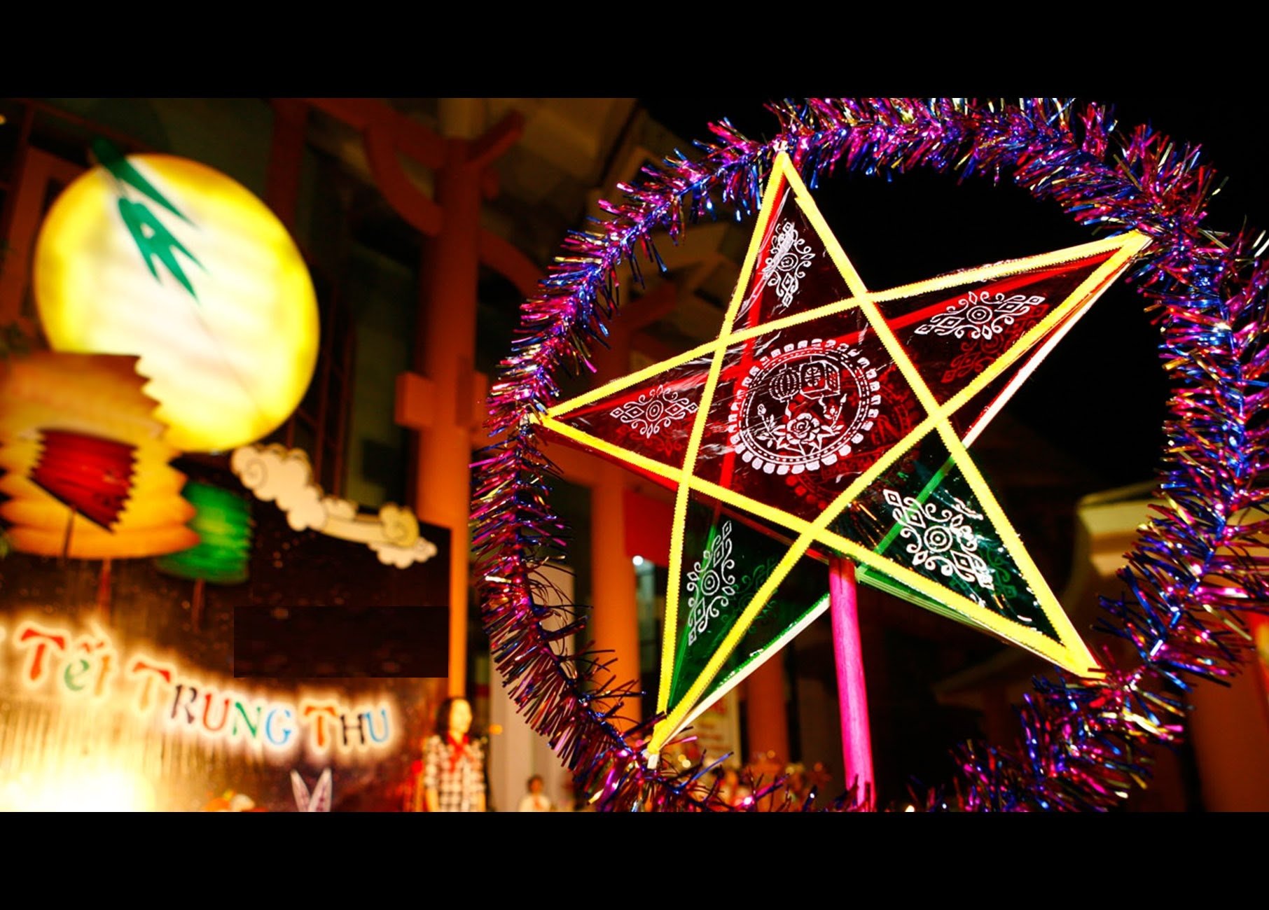 Trang trí lồng đèn Trung thu hình ngôi sao Trang trí lồng đèn Trung thu hình ngôi sao