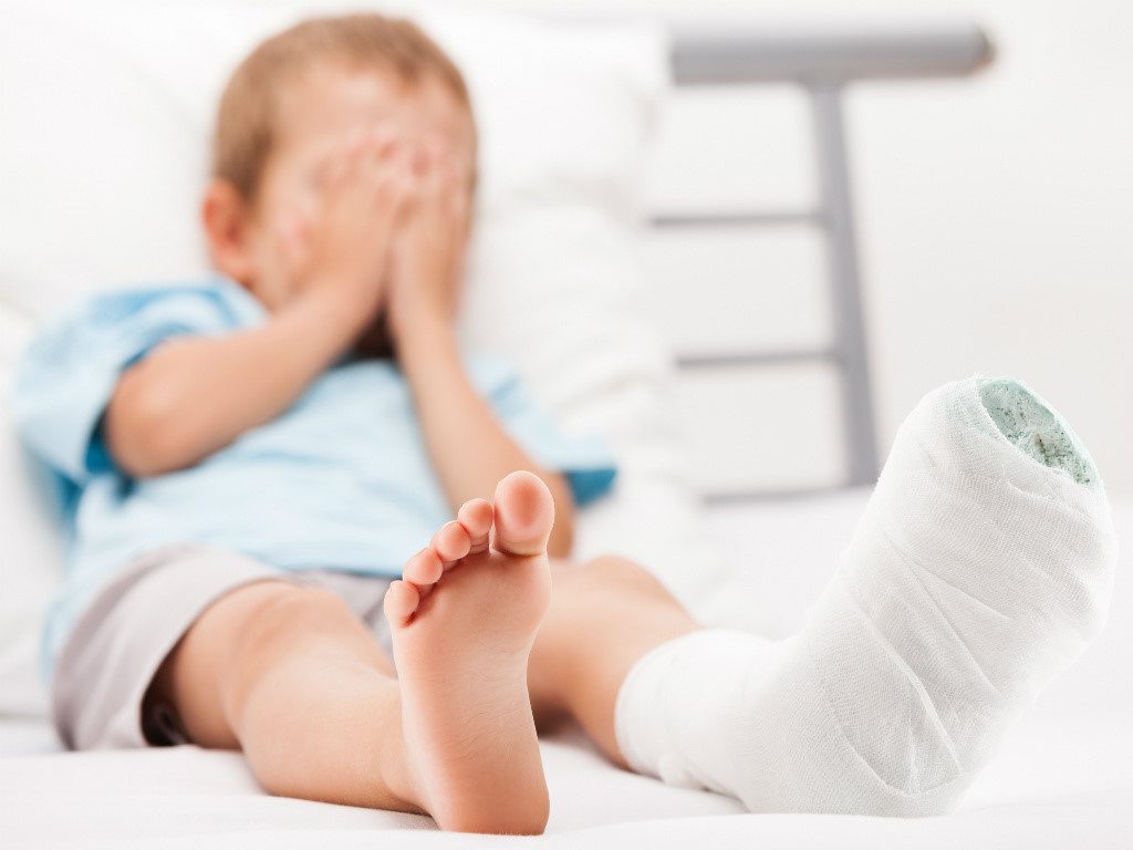 Khác với người lớn, đối với trẻ nhỏ khi mắc bệnh loãng xương rất khó nhận biết triệu chứng. Khác với người lớn, đối với trẻ nhỏ khi mắc bệnh loãng xương rất khó nhận biết triệu chứng.