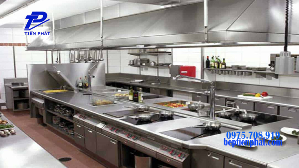 Bếp ăn công nghiệp khác với các khu bếp gia đình về quy mô, tiêu chuẩn và các vật dụng Bếp ăn công nghiệp khác với các khu bếp gia đình về quy mô, tiêu chuẩn và các vật dụng