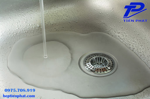 Chậu rửa chén inox lâu ngày không vệ sinh là mầm bệnh nguy hiểm Chậu rửa chén inox lâu ngày không vệ sinh là mầm bệnh nguy hiểm