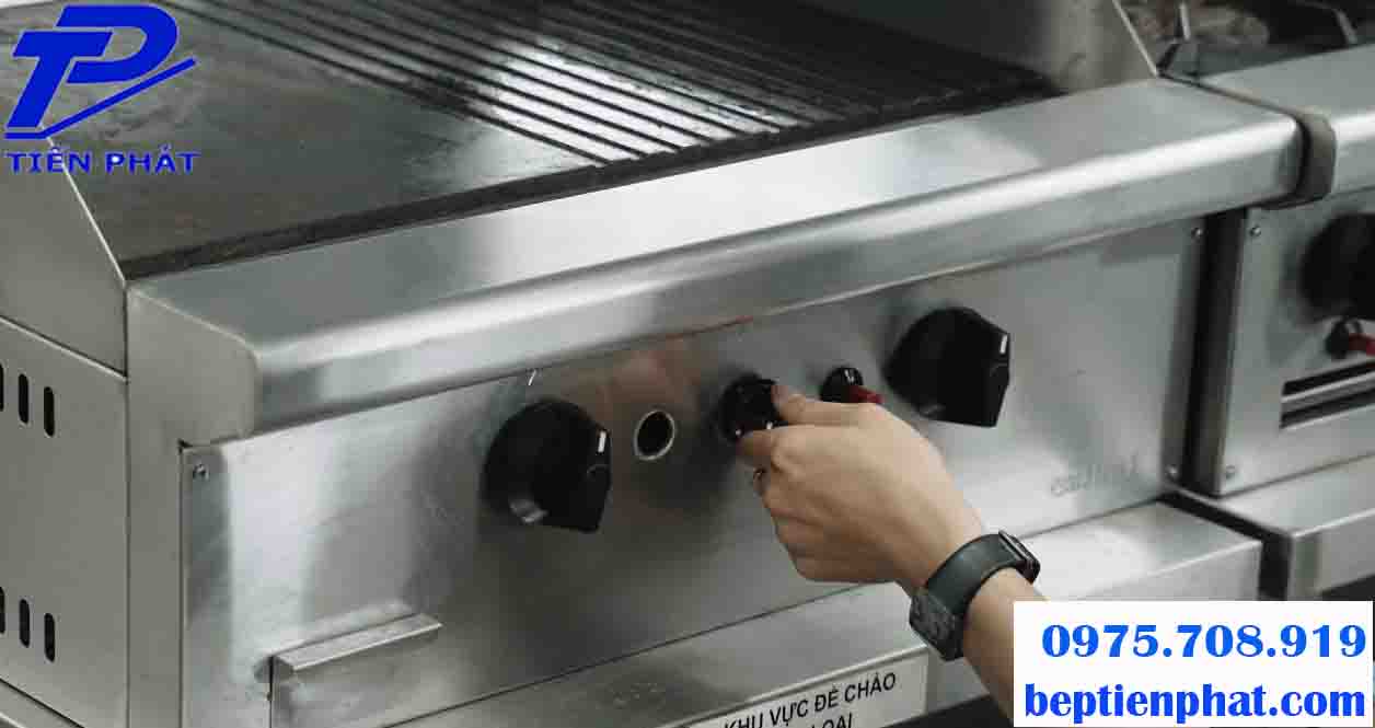 Nên kiểm tra hệ thống gas bếp chiên nửa phẳng nửa nhám trước và sau khi sử dụng Nên kiểm tra hệ thống gas bếp chiên nửa phẳng nửa nhám trước và sau khi sử dụng