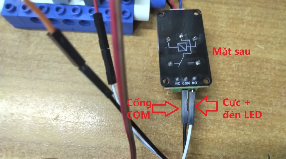 Đèn cảm ứng thân nhiệt PIR - kết nối với relay Đèn cảm ứng thân nhiệt PIR - kết nối với relay
