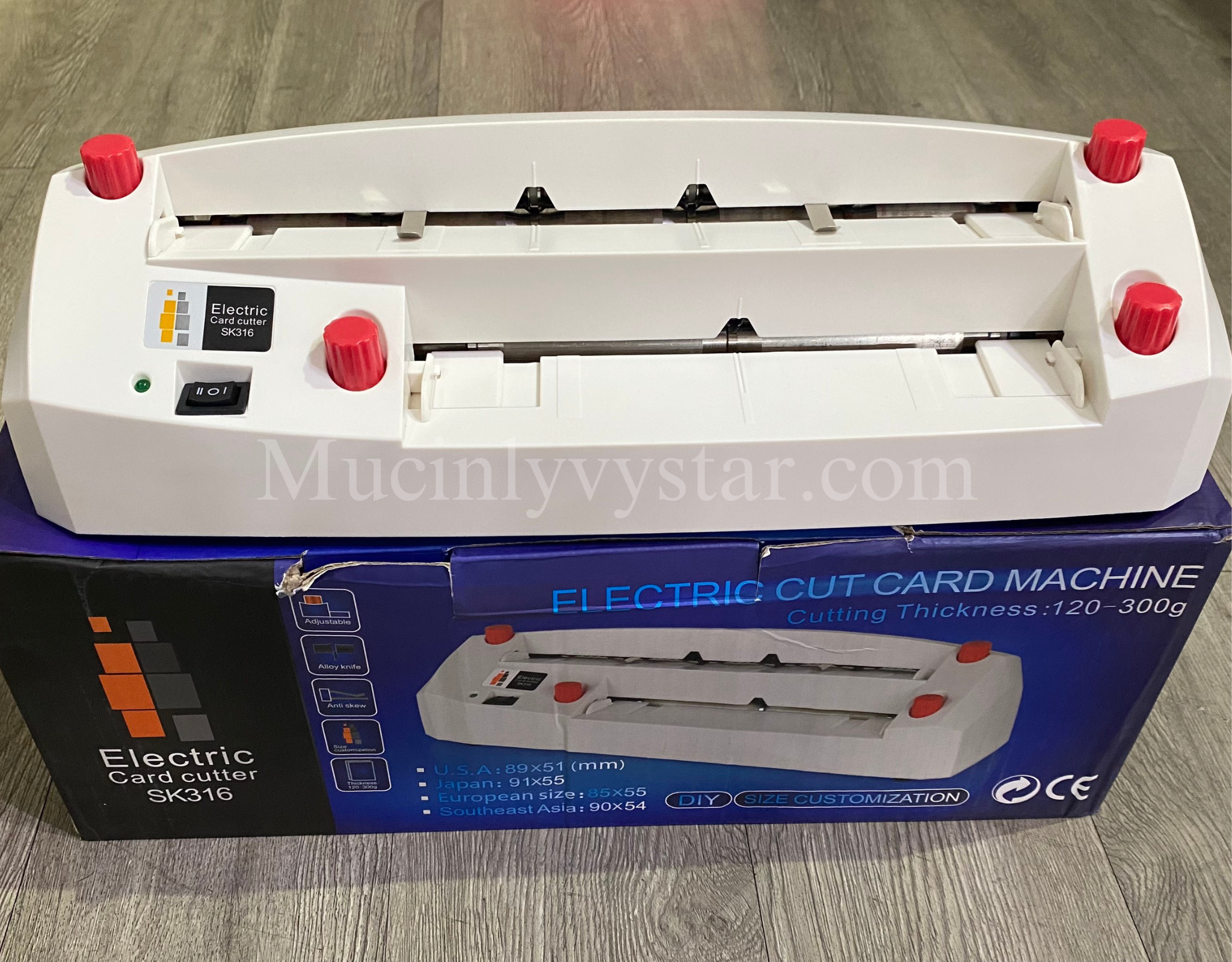 Máy cắt card SK316 tự động,may cat card sk316 tu dong Máy cắt card SK316 tự động,may cat card sk316 tu dong