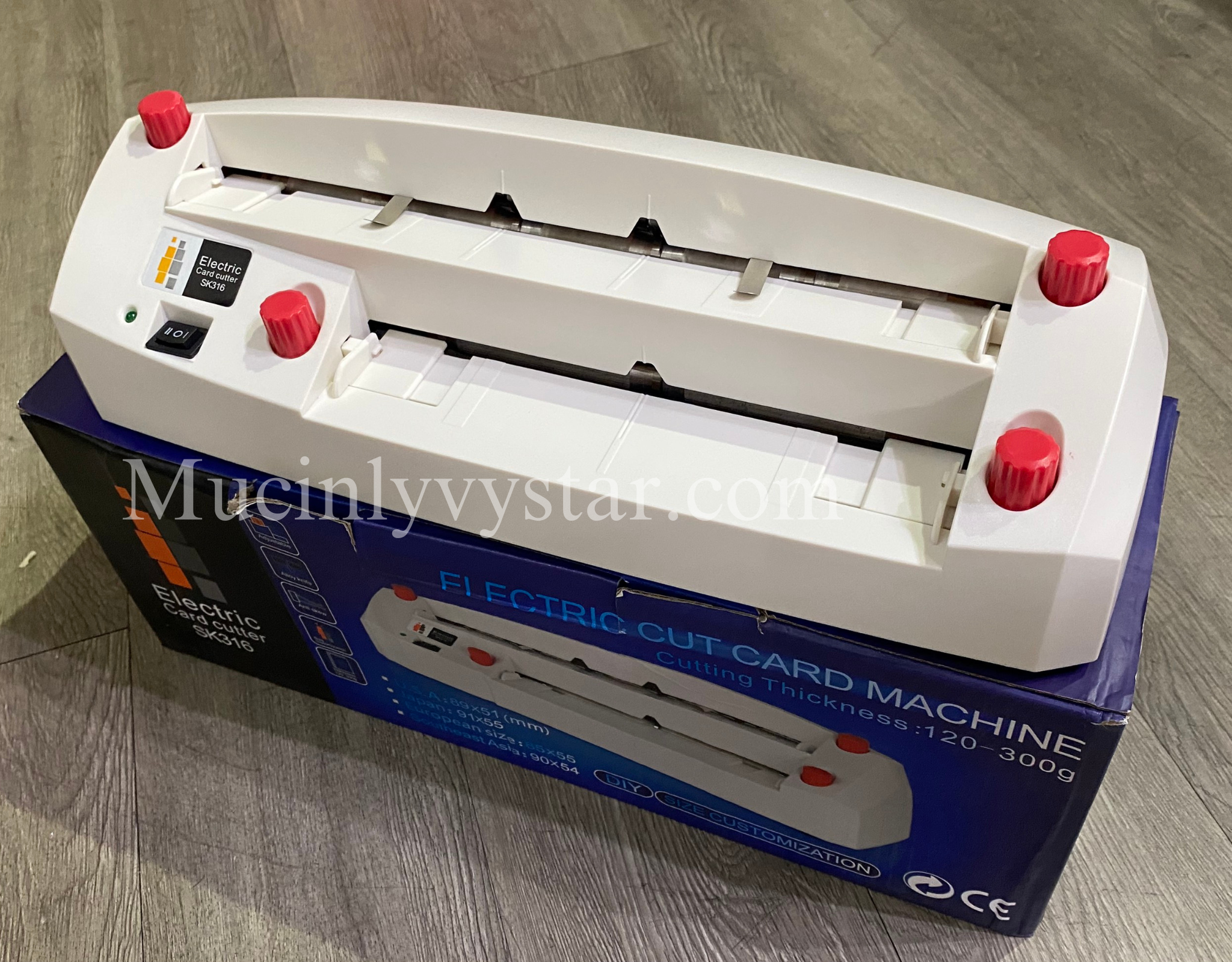 Máy cắt card SK316 tự động,may cat card sk316 tu dong Máy cắt card SK316 tự động,may cat card sk316 tu dong