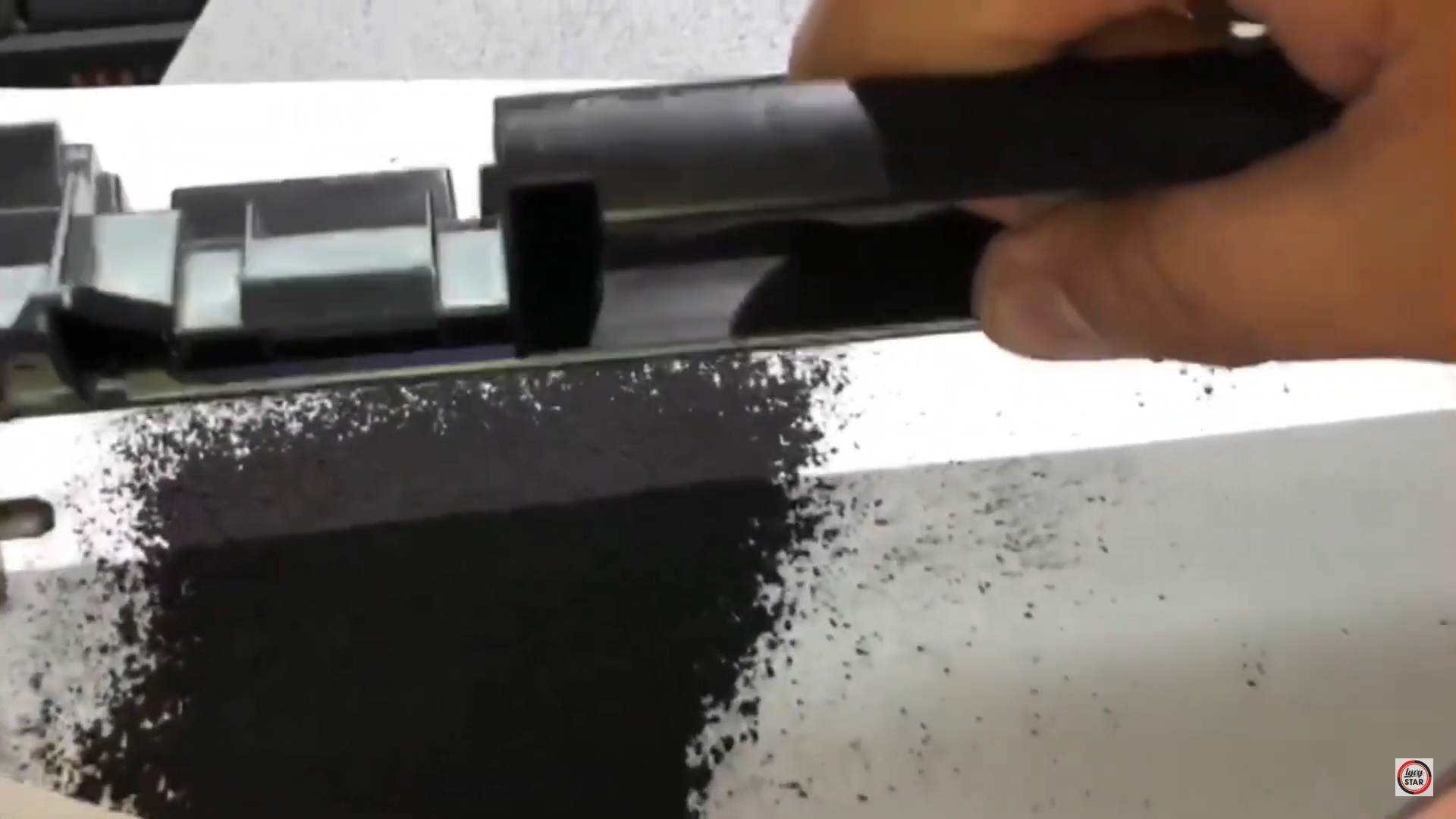 Cách nạp mực máy in HP LaserJet M232,cach nap muc may in hp laserjet m232 Cách nạp mực máy in HP LaserJet M232,cach nap muc may in hp laserjet m232