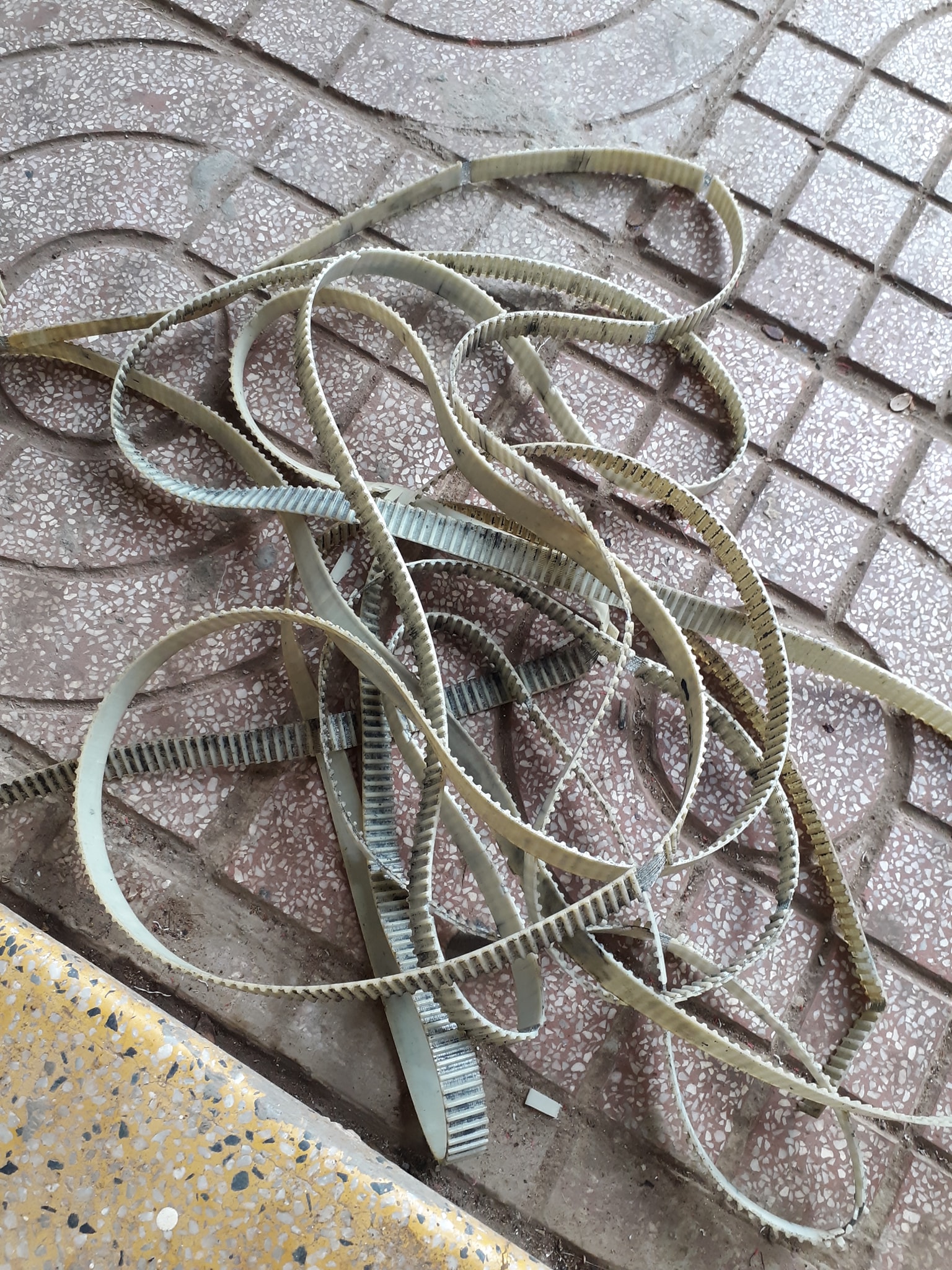 thay dây curoa T520