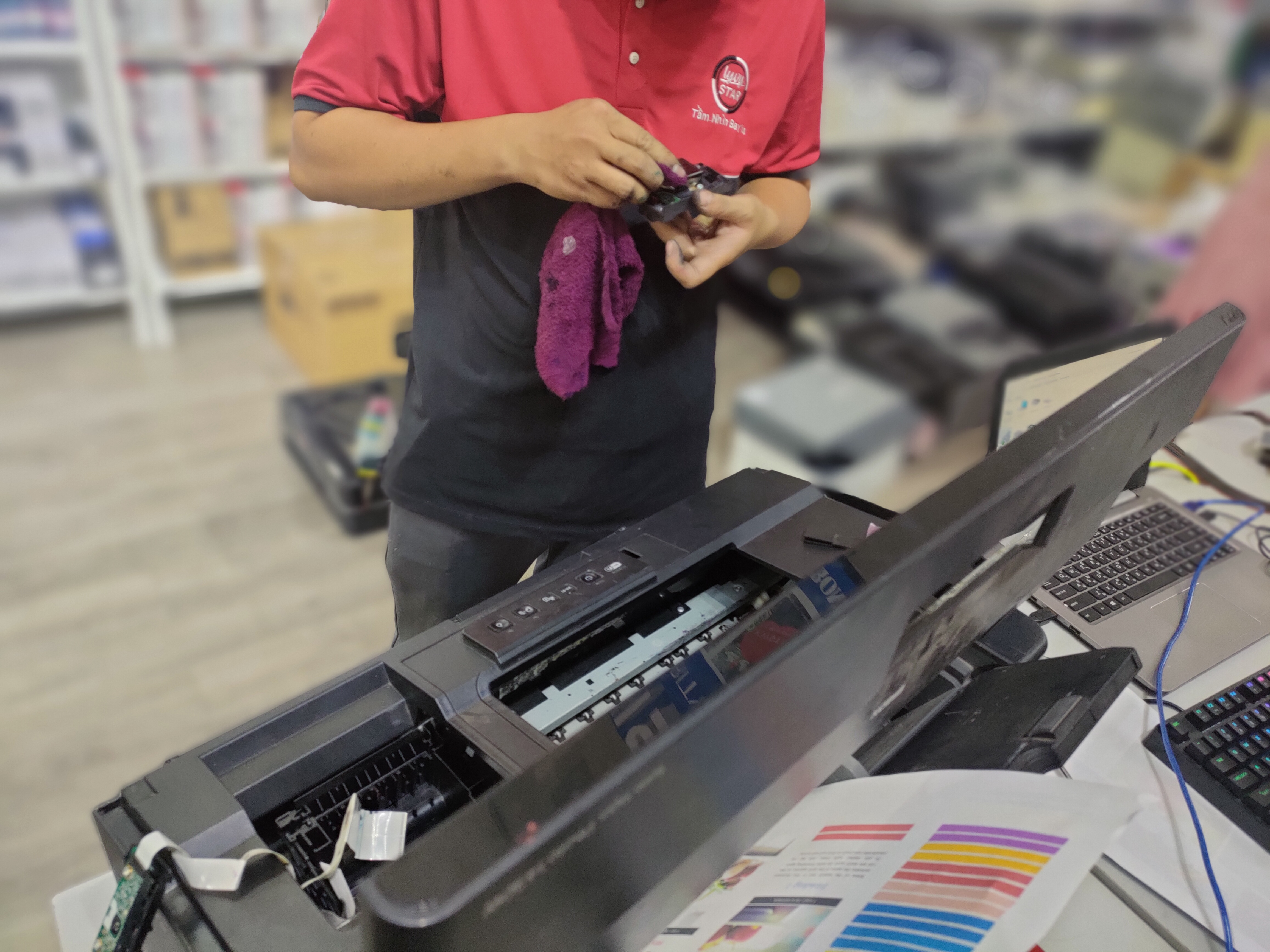 Thay đầu phun tx800-xp600-i3200-dx5 cho máy in quảng cáo tại tphcm Thay đầu phun tx800-xp600-i3200-dx5 cho máy in quảng cáo tại tphcm