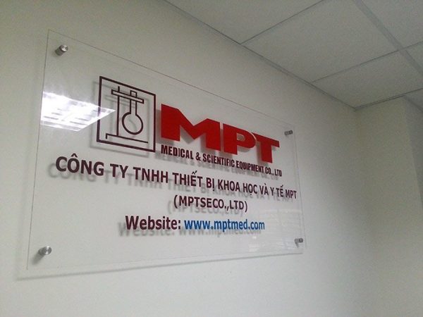 In UV Lên Mica Là Gì ? Hiểu Đúng Công Nghệ In UV Cuộn - UV Phẳng In UV Lên Mica Là Gì ? Hiểu Đúng Công Nghệ In UV Cuộn - UV Phẳng