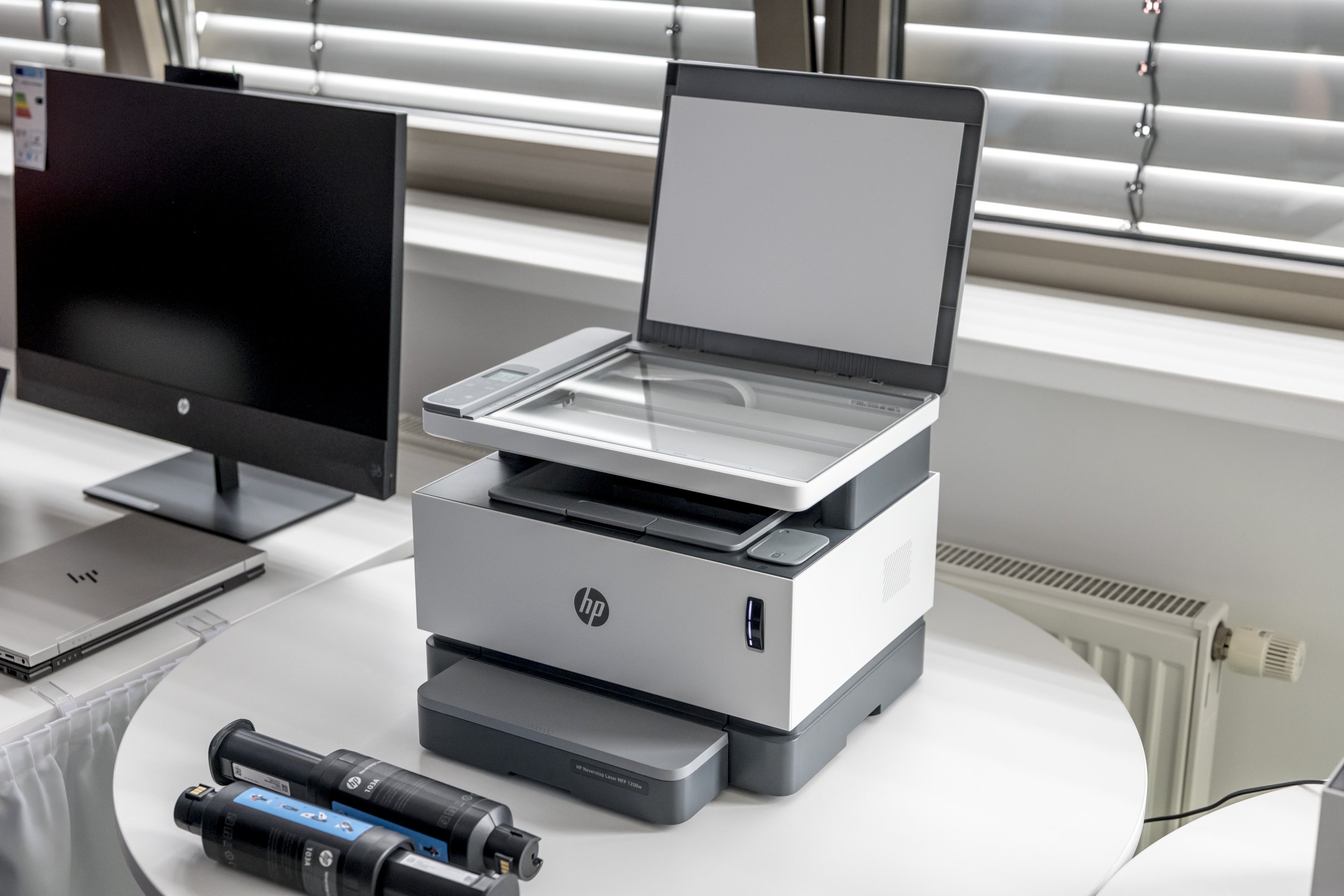 Máy in đa chức năng HP Neverstop Laser 1200w (4RY26A) Wifi Máy in đa chức năng HP Neverstop Laser 1200w (4RY26A) Wifi