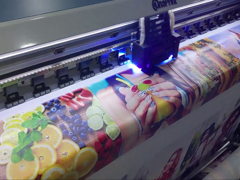 In UV Cuộn Khổ Lớn Giá Rẻ Nhất TPHCM In UV Cuộn Khổ Lớn Giá Rẻ Nhất TPHCM