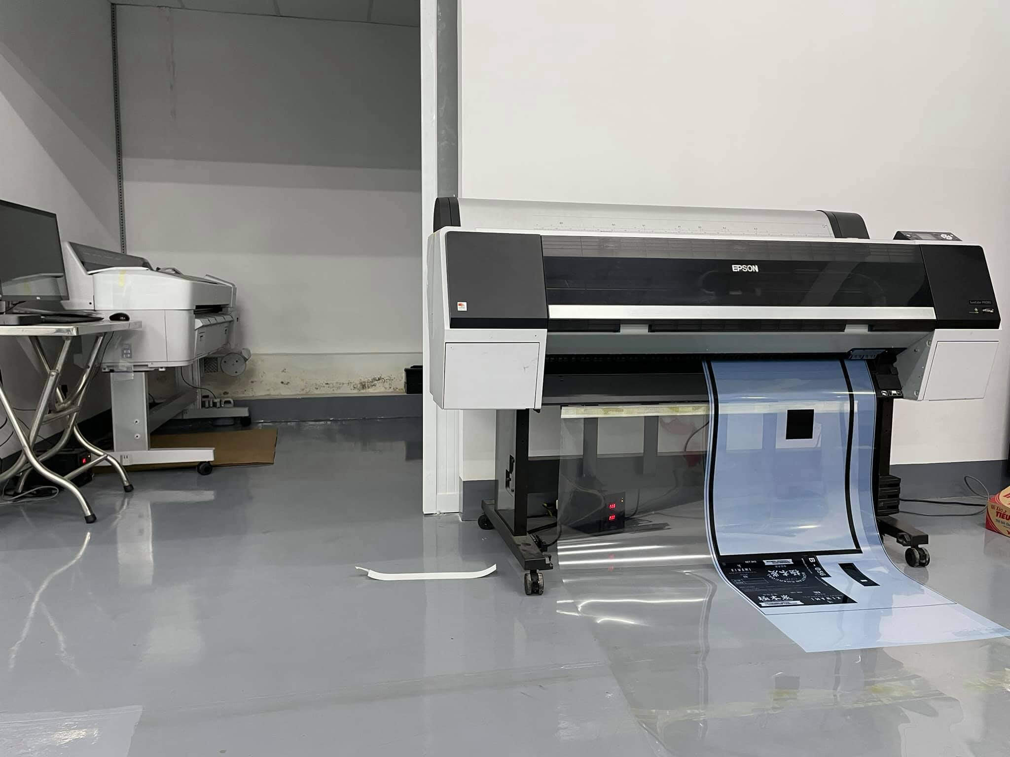 Xuất fim (phim)nhựa chế bản khổ lớn nên chọn dòng máy in nào ? Xuất fim (phim)nhựa chế bản khổ lớn nên chọn dòng máy in nào ?