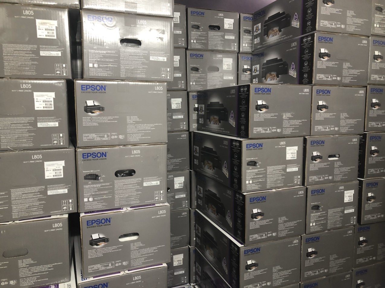 cung-cap-may-in-Epson-L805-tai-quang-ngai