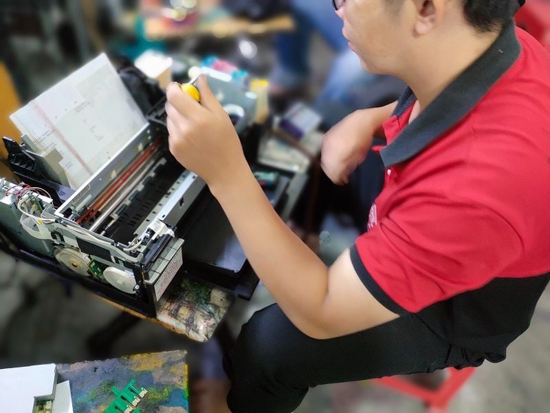 Sửa máy in trắng đen Quận 6 tận nơi: Báo đúng lỗi, đúng giá