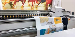 Máy in UV phẳng giá rẻ là gì ? Bí quyết chọn máy tốt cho startup