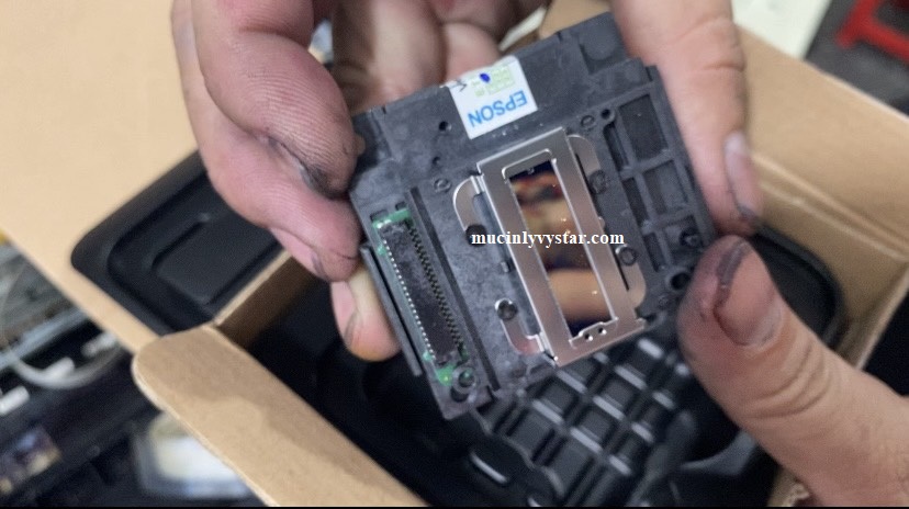 Thay đầu phun Epson L3550 Thay đầu phun Epson L3550