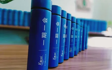 In logo lên bình giữ nhiệt