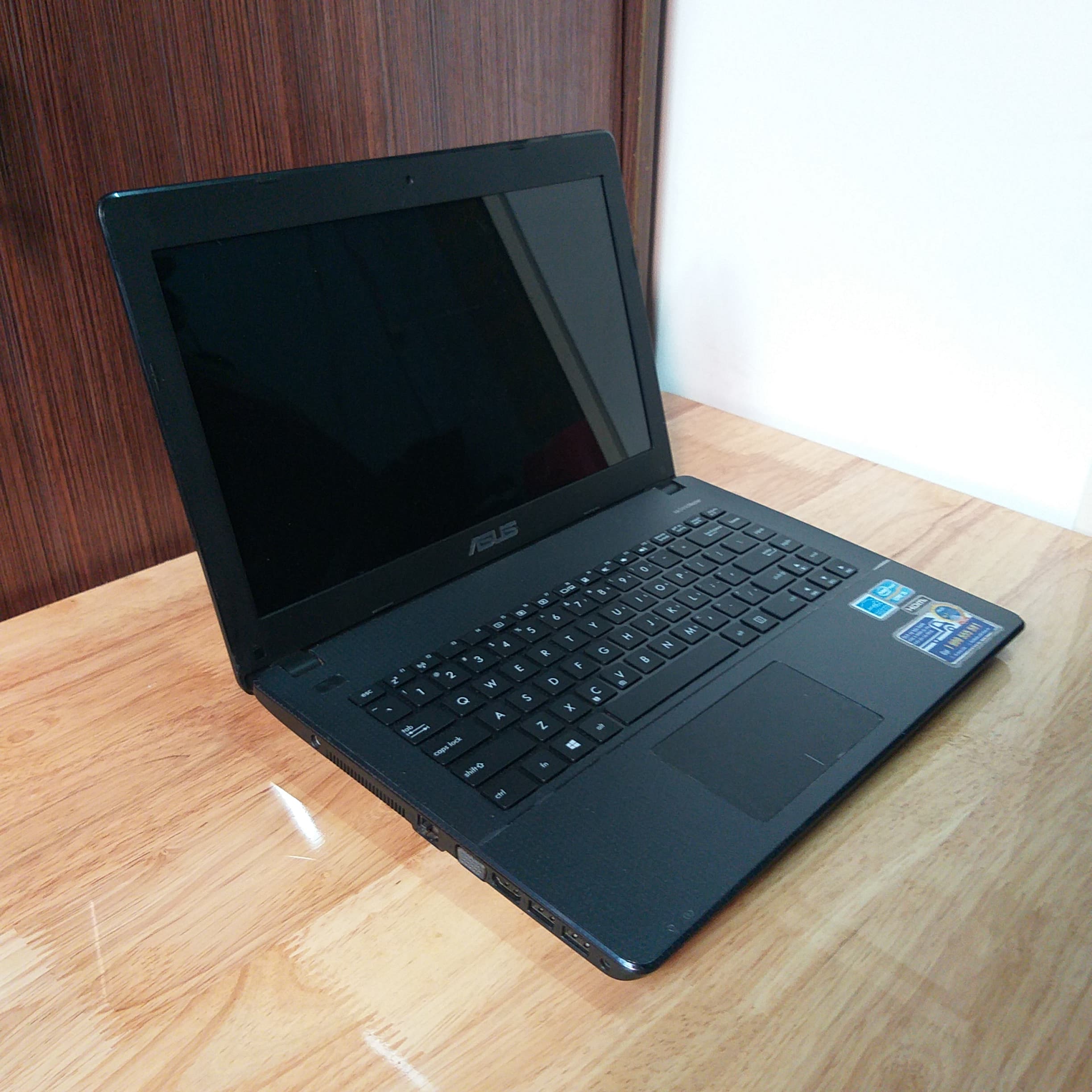 Laptop Asus X451, I3 3217U RAM 4GB HDD 500GB