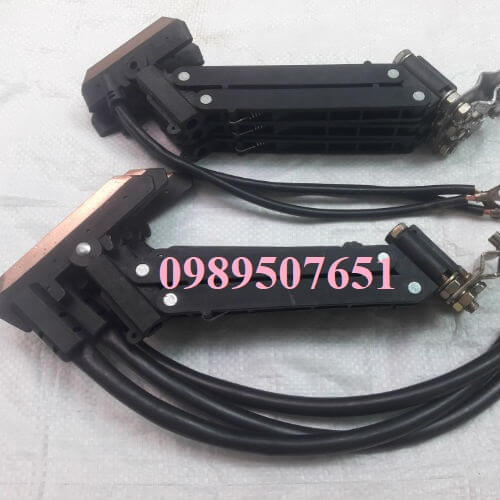 Tay lấy điện cầu trục Tay lấy điện cầu trục