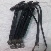 Tay lấy điện cầu trục 3 pha 60 ampe Tay lấy điện cầu trục 3 pha 60 ampe