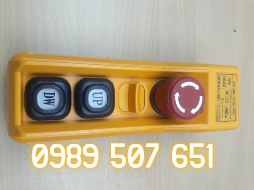 tay-bam-dieu-khien-can-truc-hy-1022 tay-bam-dieu-khien-can-truc-hy-1022