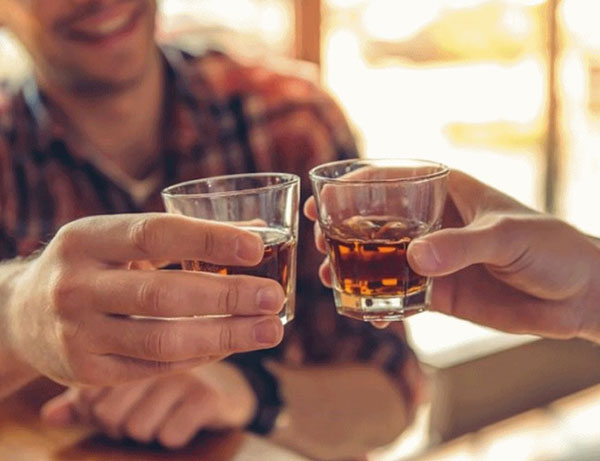 Sâm tươi Hàn Quốc ngâm rượu giảm những tác hại do bia rượu làm ảnh hưởng đến gan. Sâm tươi Hàn Quốc ngâm rượu giảm những tác hại do bia rượu làm ảnh hưởng đến gan.