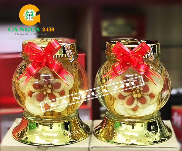 Rượu Hoa Sâm Hàn Quốc Kỷ Tử Táo Đỏ Tỉa Hoa Hồng- Bình 1,4Lít Rượu Hoa Sâm Hàn Quốc Kỷ Tử Táo Đỏ Tỉa Hoa Hồng- Bình 1,4Lít