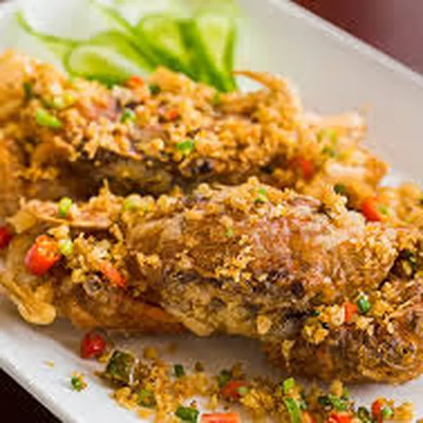 Cua lột chiên trứng muối