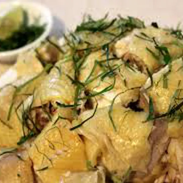 Gà hấp lá chanh