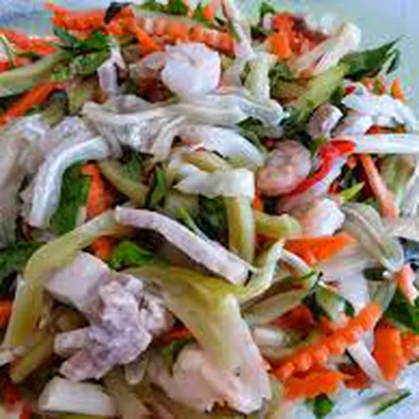 Gỏi thập cẩm tôm thịt