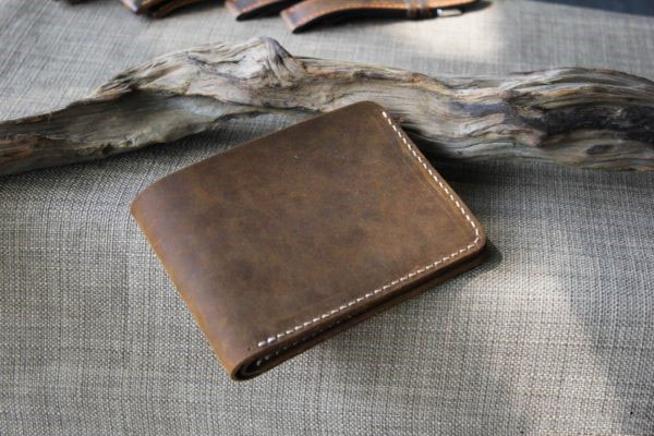 ví da bò sáp ngựa điên