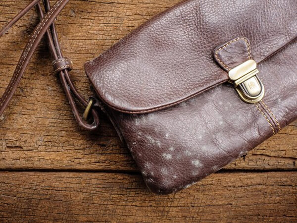 Cách làm sạch bóp da