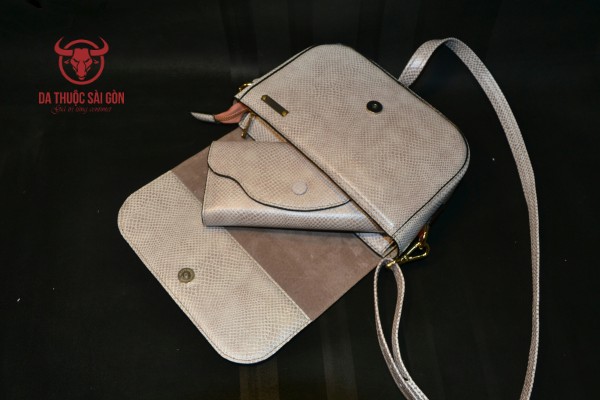 Cách làm sạch đồ da lộn nên biết