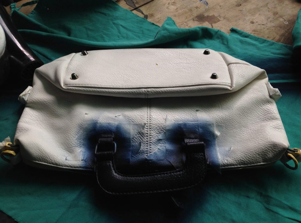 Những cách làm sạch đồ da màu trắng nhanh và đơn giản tại nhà