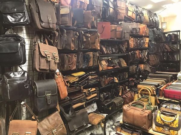 cách làm sạch đồ giả da