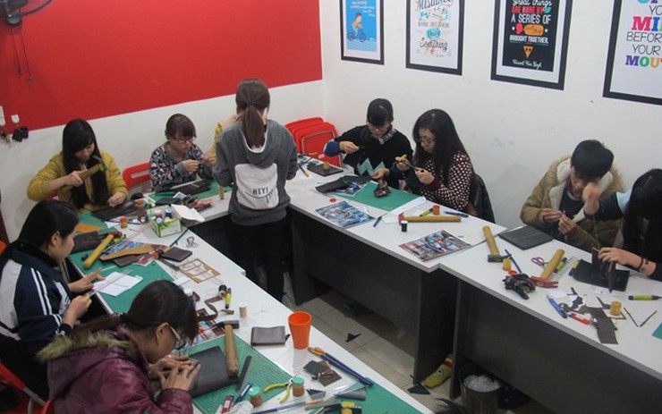 Cách may ví da nữ