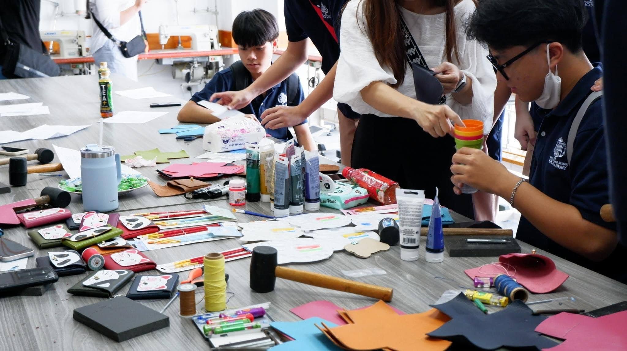 Cách may ví da nữ