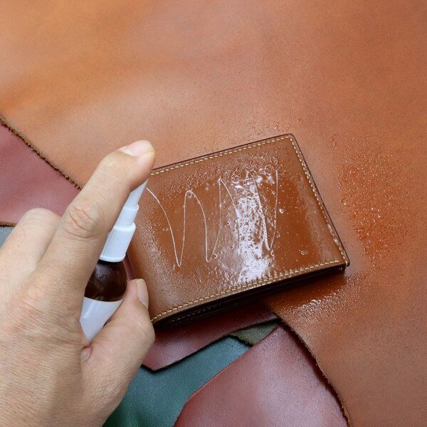 cách vệ sinh ví da